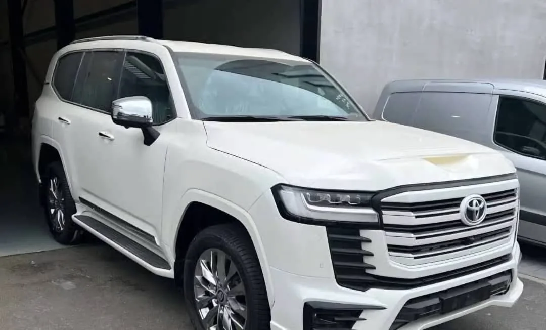 White SUV – vehicles for sale and hire, Tibleino General Trading
